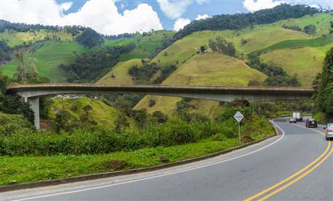 Cruce Cordillera Colombia