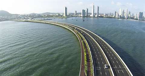 Constructora OEC valida con BIM la construcción de una carretera de 3,5 kilómetros en la Bahía de Panamá. 